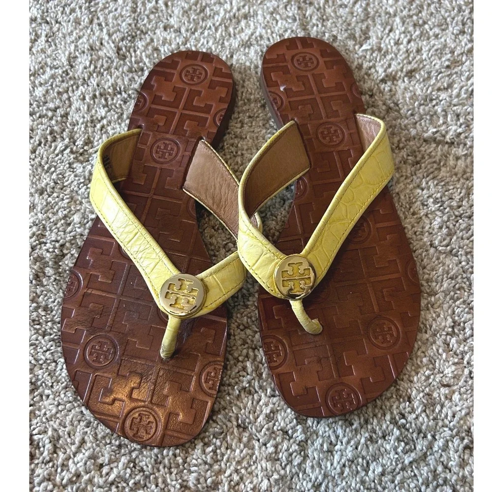 Tory Burch Thora Sandals Yellow Croc Embossed Leather Logo Thong Slides 7M